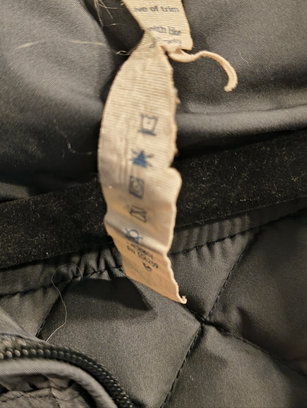 Lululemon Black Quilted Insulated Running Vest Size 8 Stretch Fleece Panels - Picture 6 of 16